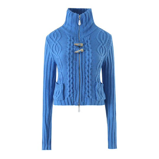 Damen Kurze Strickjacke mit Stehkragen, Zopfmuster, Holzknopf‑Toggles und Taschen Nord Taschen