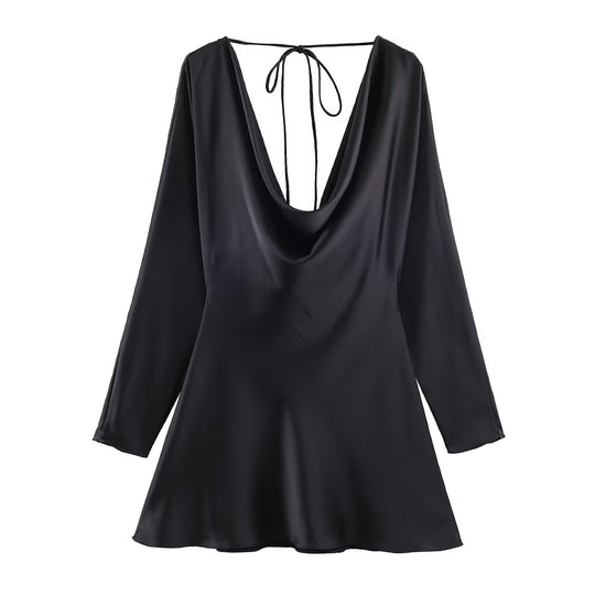 Damen Kurzes Satin-Minikleid mit tiefem Wasserfall‑Rücken, V‑Ausschnitt vorne und langen Ärmeln Nord Taschen