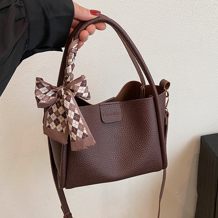 Damen Handtasche mit strukturiertem Kunstleder und elegantem Innenfach Nord Taschen