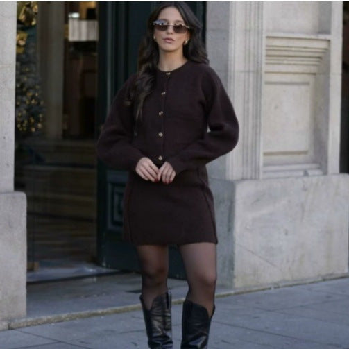 Damen 60+ Cropped Strickcardigan mit Rundhals, aufgesetzten Taschen und Zierknöpfen Nord Taschen