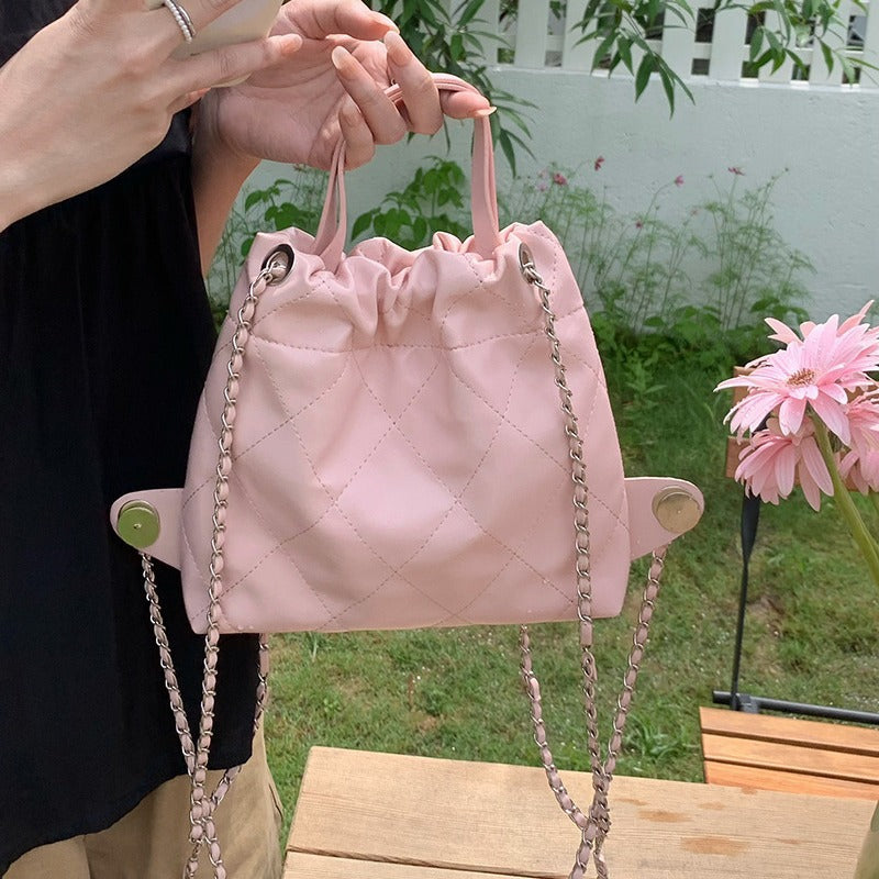Damen Hobo-Tasche mit eleganter Raffung und praktischem Kettenriemen Nord Taschen