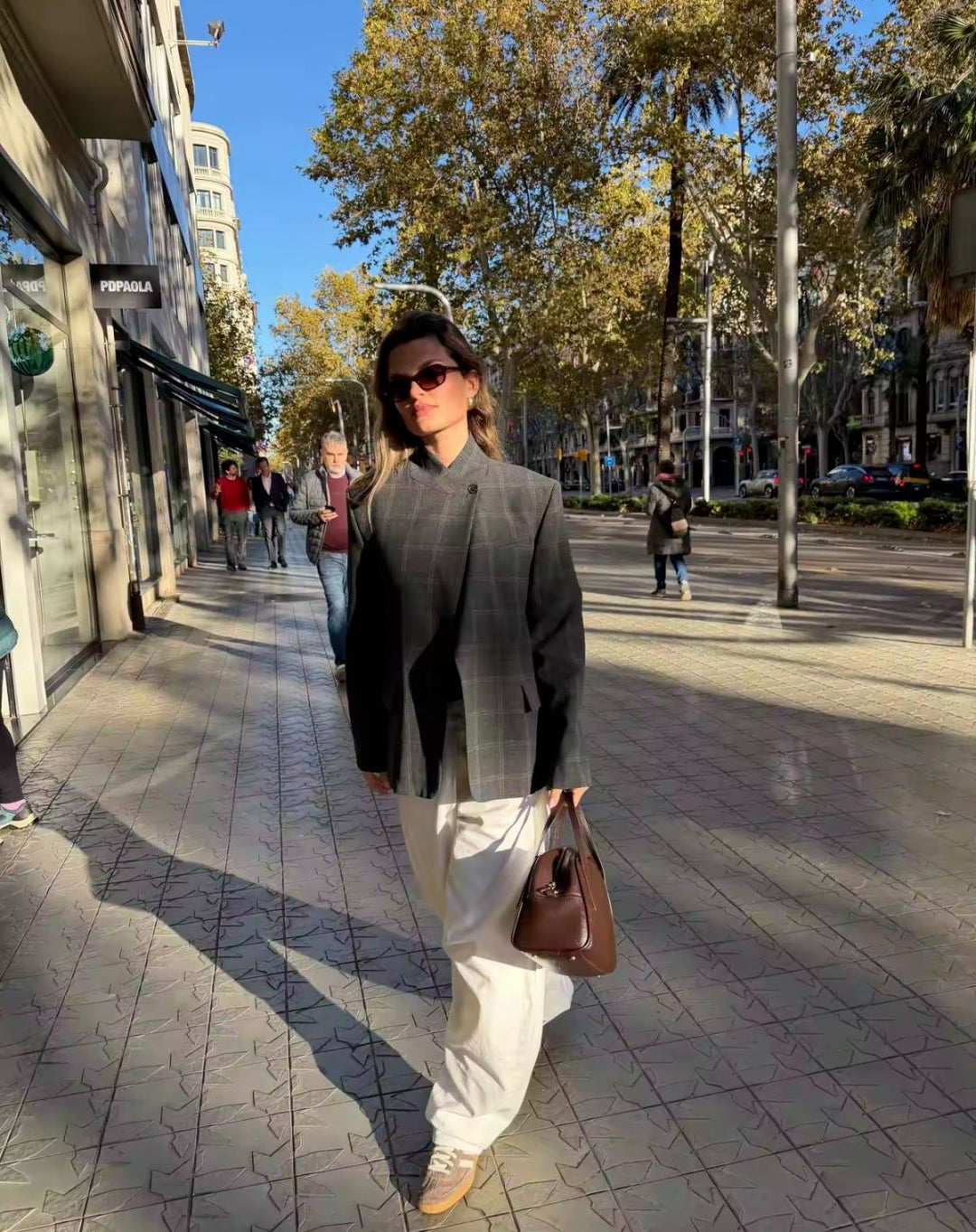 Damen Oversized-Blazer im Boxy-Schnitt mit asymmetrischem Stehkragen und verdeckter Knopfleiste Nord Taschen
