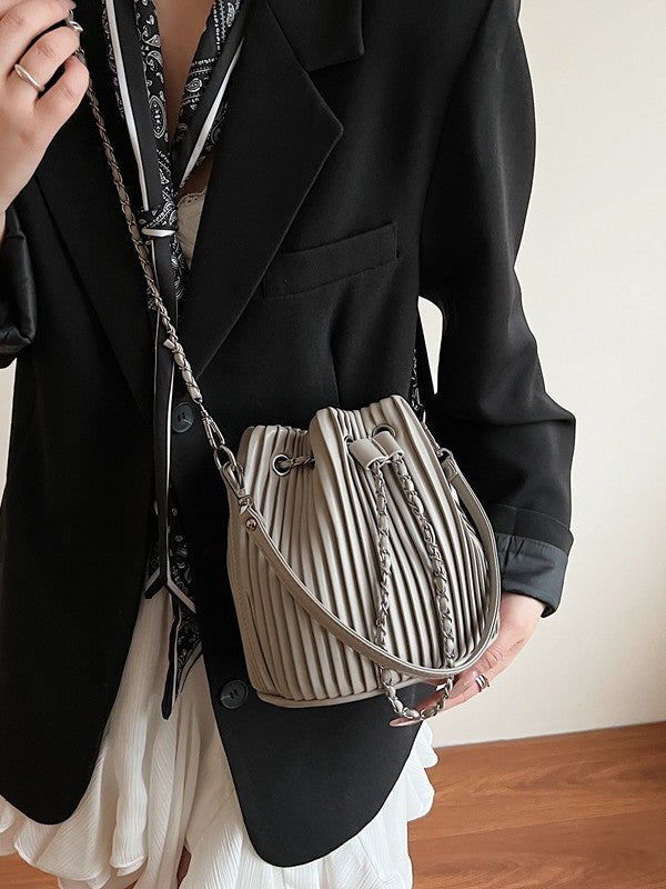 Damen Hobo-Tasche mit strukturiertem Falten-Design Nord Taschen