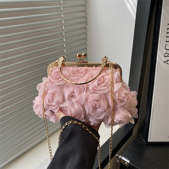 Damen Clutch mit floralen Applikationen und elegantem Kettenverschluss Nord Taschen