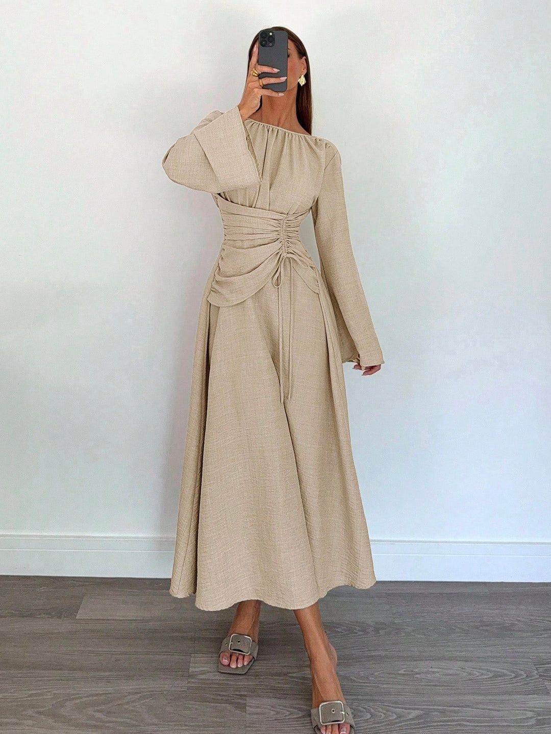 Damen Maxikleid mit geraffter Taillen-Schnürung und Glockenärmeln Nord Taschen