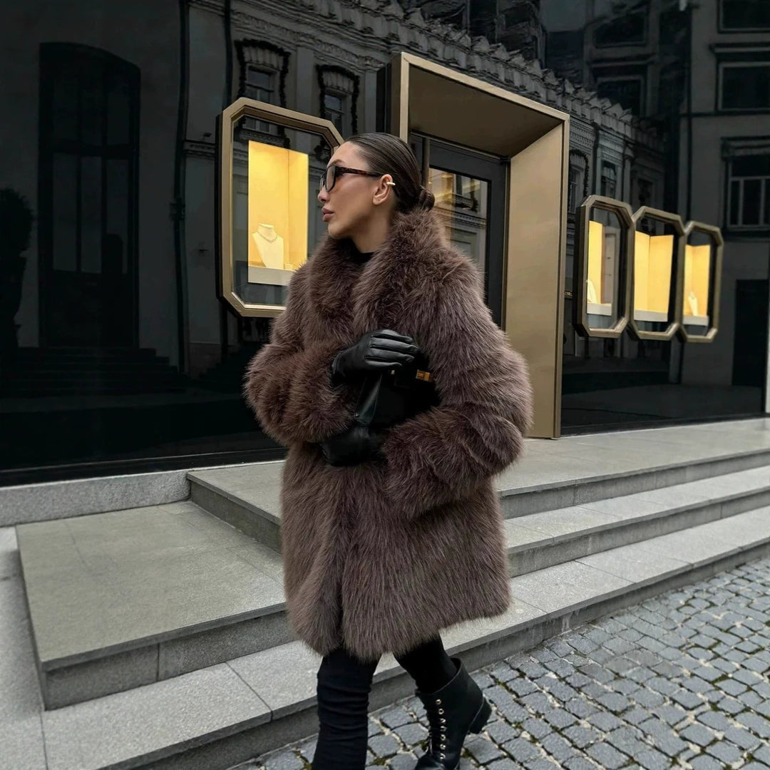 Damen Kurzmantel aus langfaserigem Shaggy-Faux-Fur mit extravoluminösem Schalkragen Nord Taschen