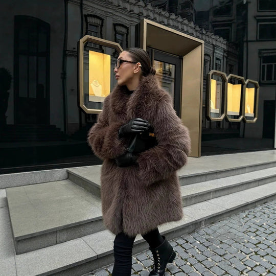 Damen Kurzmantel aus langfaserigem Shaggy-Faux-Fur mit extravoluminösem Schalkragen Nord Taschen