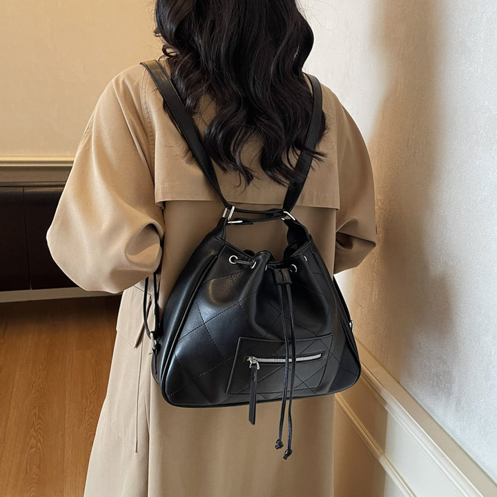 Damen praktische Beuteltasche mit edler Steppung Nord Taschen