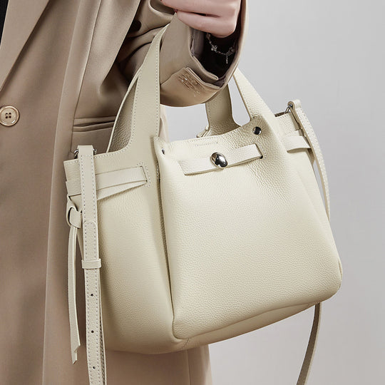 Damen Hobo-Tasche mit abnehmbaren Tragegriffen und praktischem Innenlayout Nord Taschen