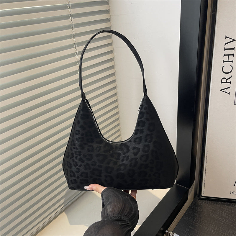 Damen Umhängetasche mit modernem Leopardenmuster Nord Taschen