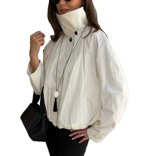 Damen Kurzjacke mit hohem Stehkragen, geraffter Schulterpartie und elastischem Saum Nord Taschen