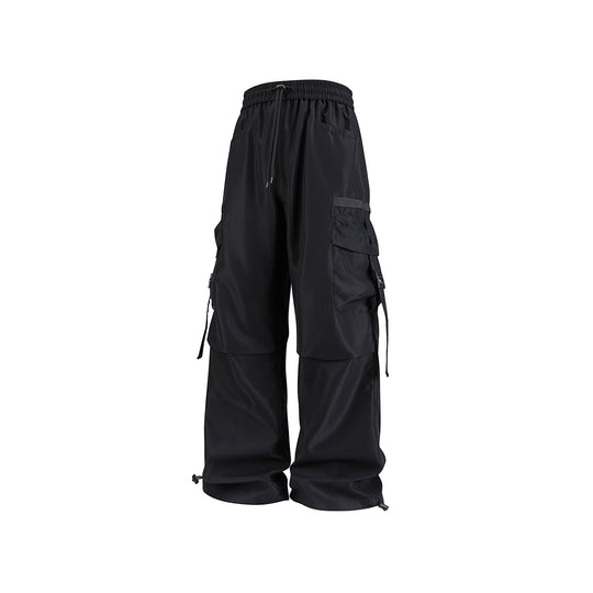 Herren Weite Cargo-Hose mit Multifachtaschen, verstellbarem Tunnelzugbund und modularen Gurt‑Details Nord Taschen
