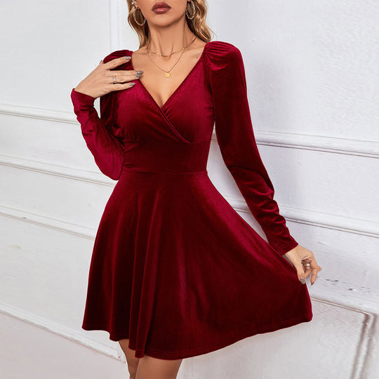 Damen figurbetontes Samt‑Skaterkleid mit Wickel‑V‑Ausschnitt, gerafften Schultern und taillierter Schößchen‑Silhouette Nord Taschen