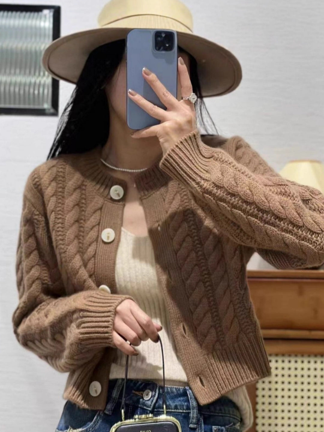Damen Kurzer Zopfstrick‑Cardigan mit breitem Rippsaum und großen Knöpfen Nord Taschen
