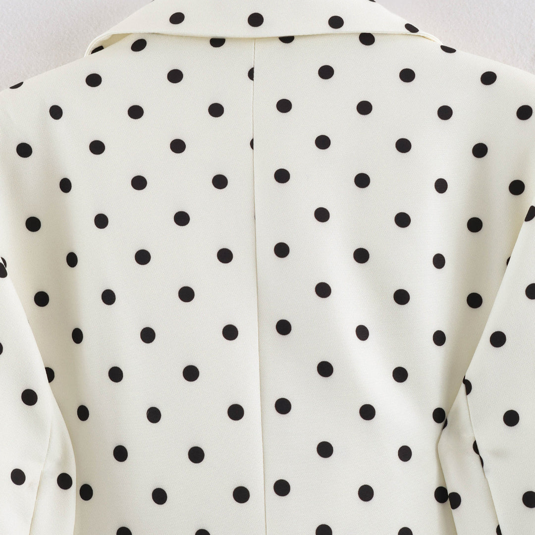Damen Kurzblazer mit Punktmuster, tailliertem Schnitt und Reverskragen Nord Taschen