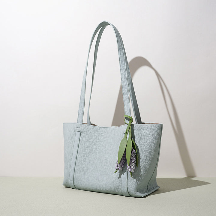 Damen stilvolle Tote-Bag mit floralem Anhänger Nord Taschen