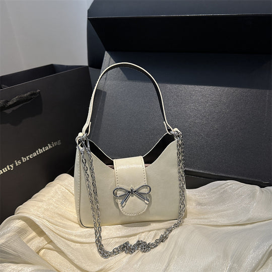 Damen-Handtasche mit verspieltem Schleifendetail und hochwertiger Kettenverzierung Nord Taschen