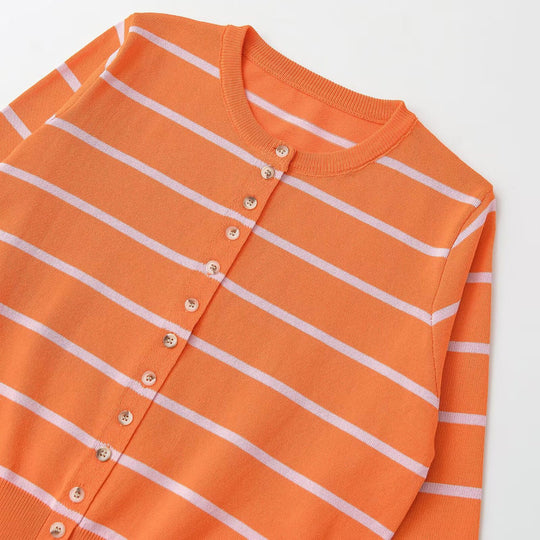 Damen Kurzgeschnittener Feinstrick‑Cardigan mit horizontalen Streifen und Perlmuttknöpfen Nord Taschen
