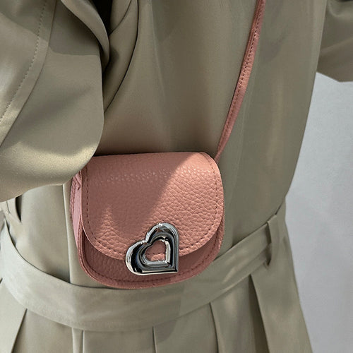 Damen Mini-Umhängetasche mit herzförmigem Verschluss Nord Taschen