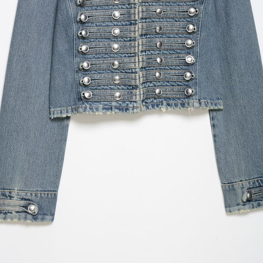 Damen Kurz geschnittene Military-Jeansjacke mit dekorativen Band-Details und Metallnieten Nord Taschen