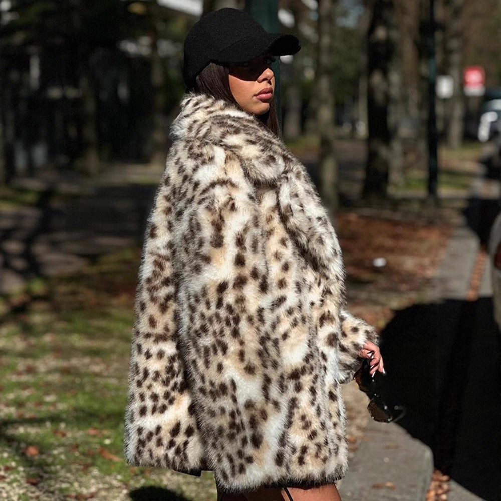 Damen Kurzmantel aus veganem High-Pile Kunstpelz mit Leopard-Print Nord Taschen