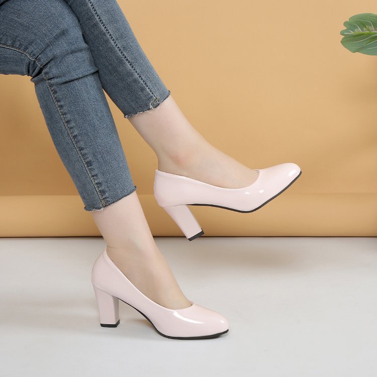 Damen klassische Pumps mit elegantem Glanz und bequemen Blockabsatz Nord Taschen