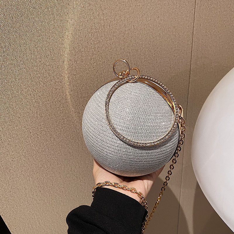 Damen elegante Clutch mit hochwertigem Ringakzent Nord Taschen