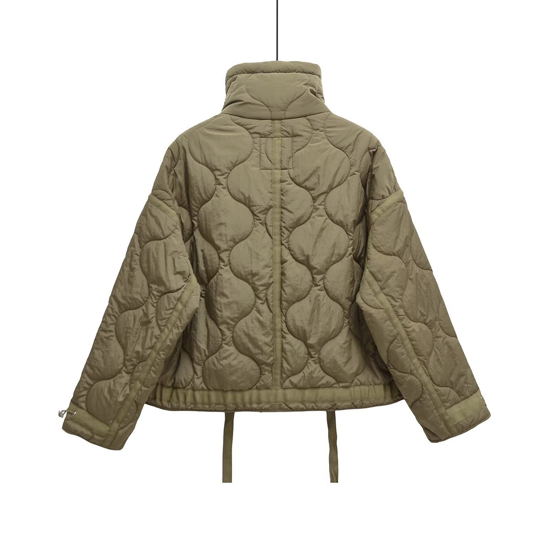 Damen 200+ gesteppte Cropped‑Kurzjacke mit hohem Stehkragen, Tunnelzug und aufgesetzten Taschen Nord Taschen