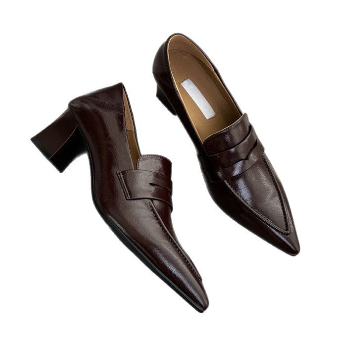 Damen spitze Pumps mit elegantem Riemen und bequemen Blockabsatz - Vittorelli