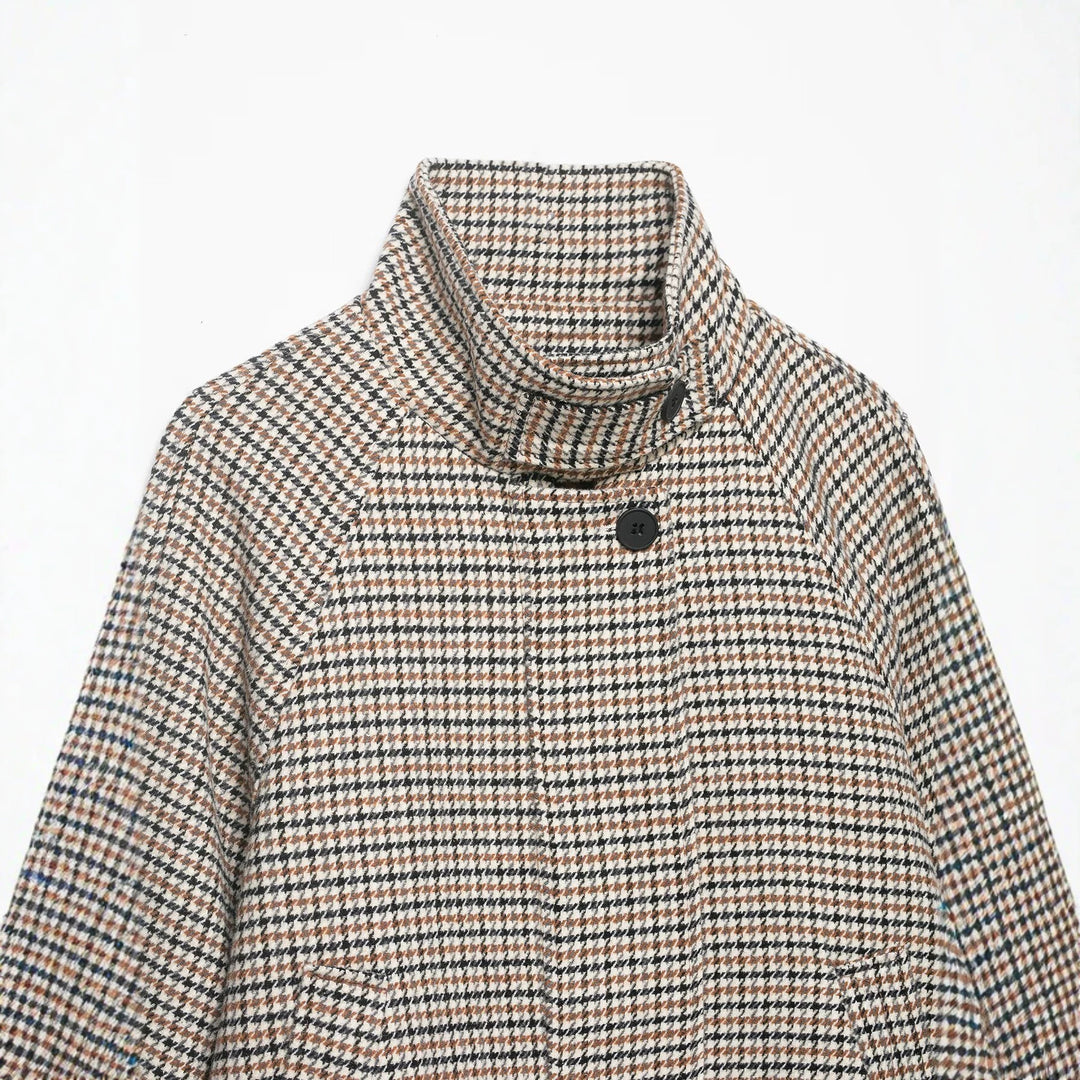 Damen Kurzgeschnittene Bouclé-Jacke mit hohem Stehkragen und Raglanärmeln Nord Taschen