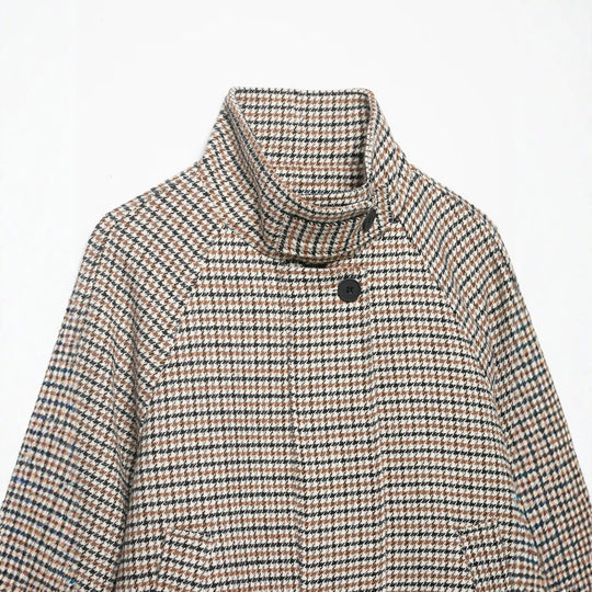 Damen Kurzgeschnittene Bouclé-Jacke mit hohem Stehkragen und Raglanärmeln Nord Taschen