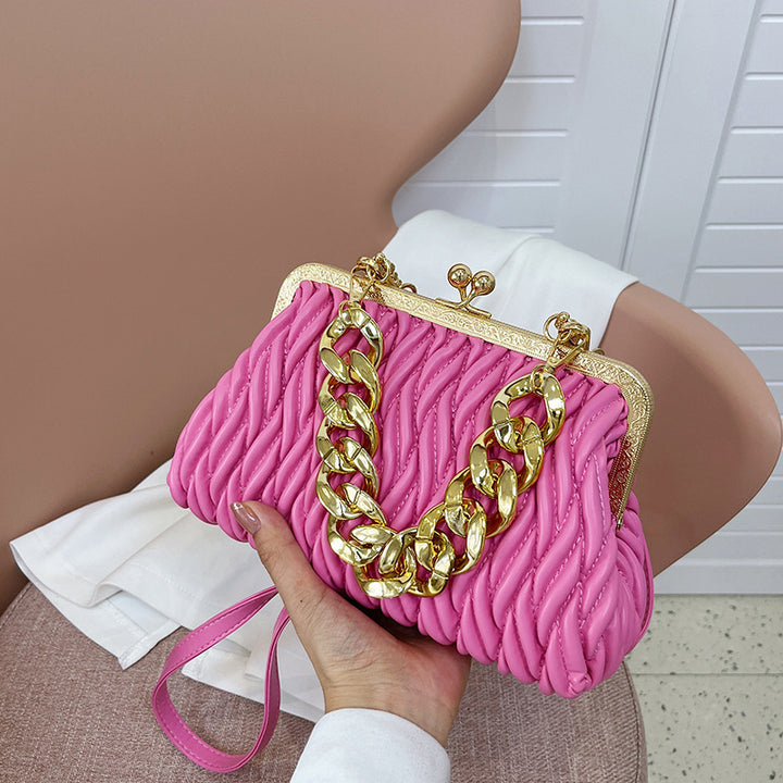 Damen elegante Handtasche mit kreativem Wellenmuster und goldener Kettenverzierung Nord Taschen
