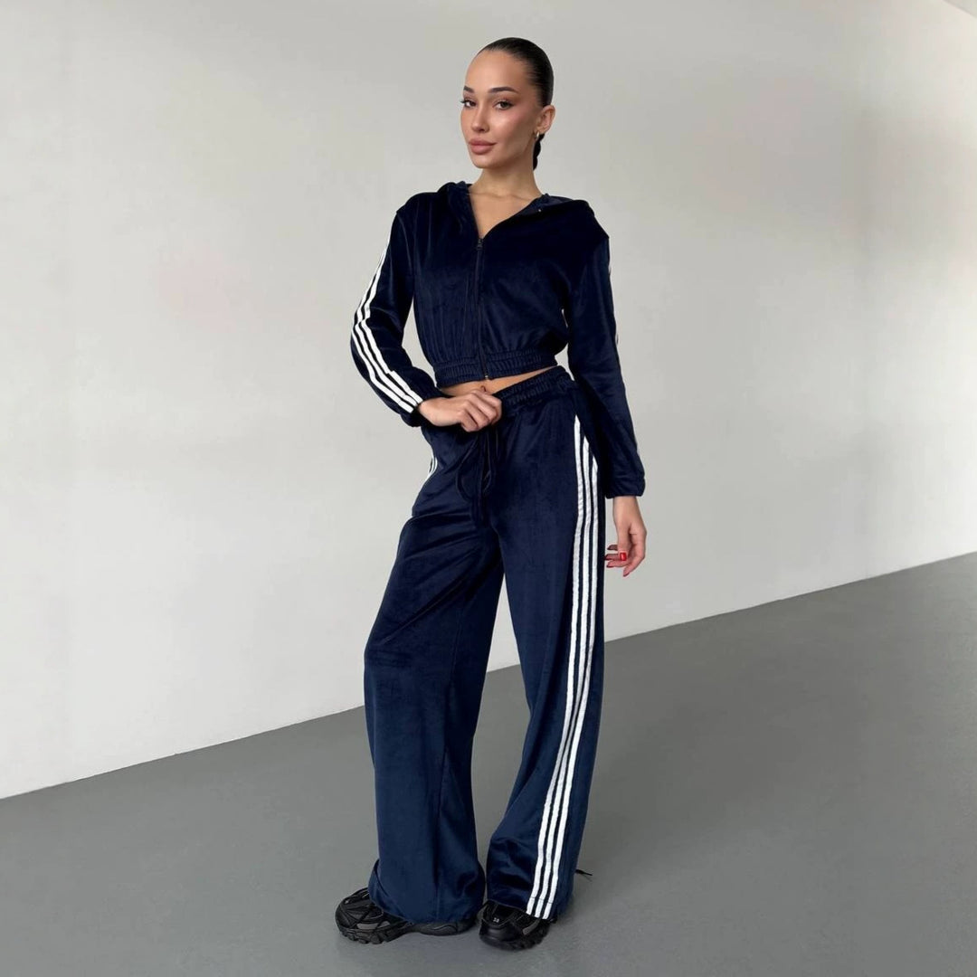 Damen Retro-Samt Trainingsanzug mit seitlichen Streifen, hochgeschnittener Bund und Reißverschluss Nord Taschen