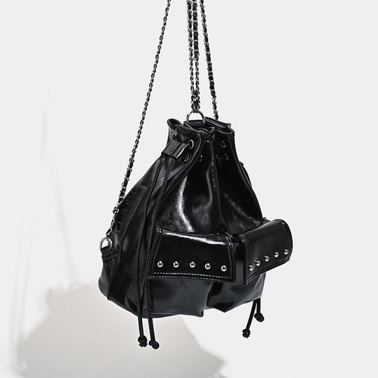 Damen Hobo-Tasche mit modernem Kordelzug und eleganten Metallakzenten Nord Taschen