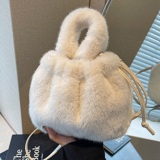 Damen Plüschhängetasche mit elegantem Design Nord Taschen