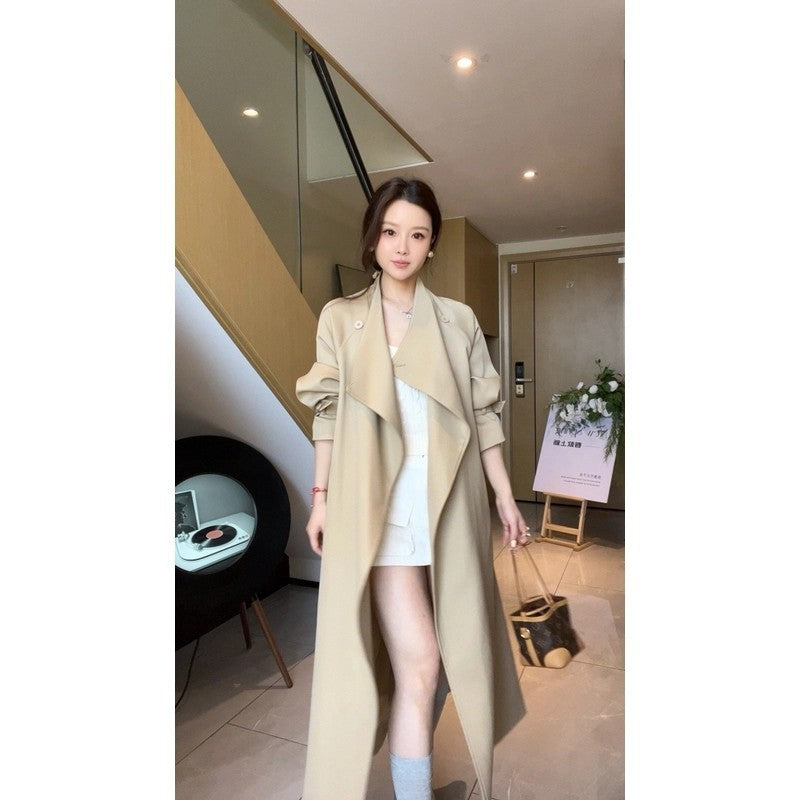Damen Maxi-Trenchcoat mit Wasserfallkragen und gerafften Ärmeln Nord Taschen
