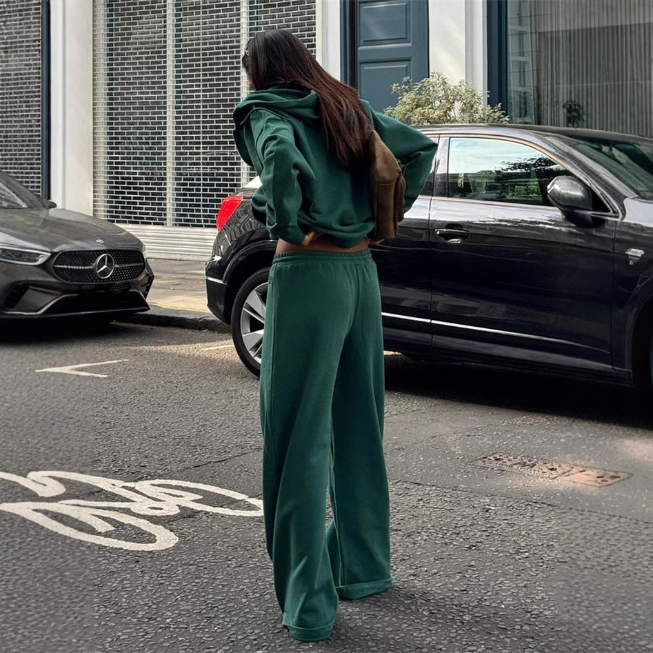 Damen gekürztes Kapuzen-Sweatshirt mit Oversize-Ärmeln und high-waist Wide-Leg Freizeithose Nord Taschen