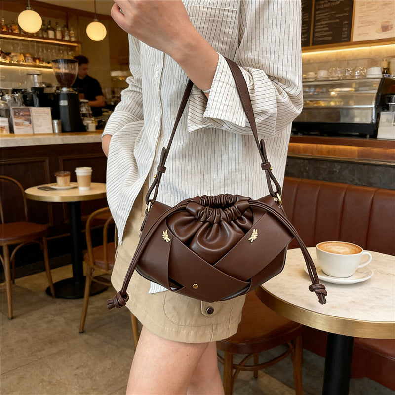 Damen Hobo-Tasche mit raffiniertem Kordelzug und eleganter Webstruktur Nord Taschen