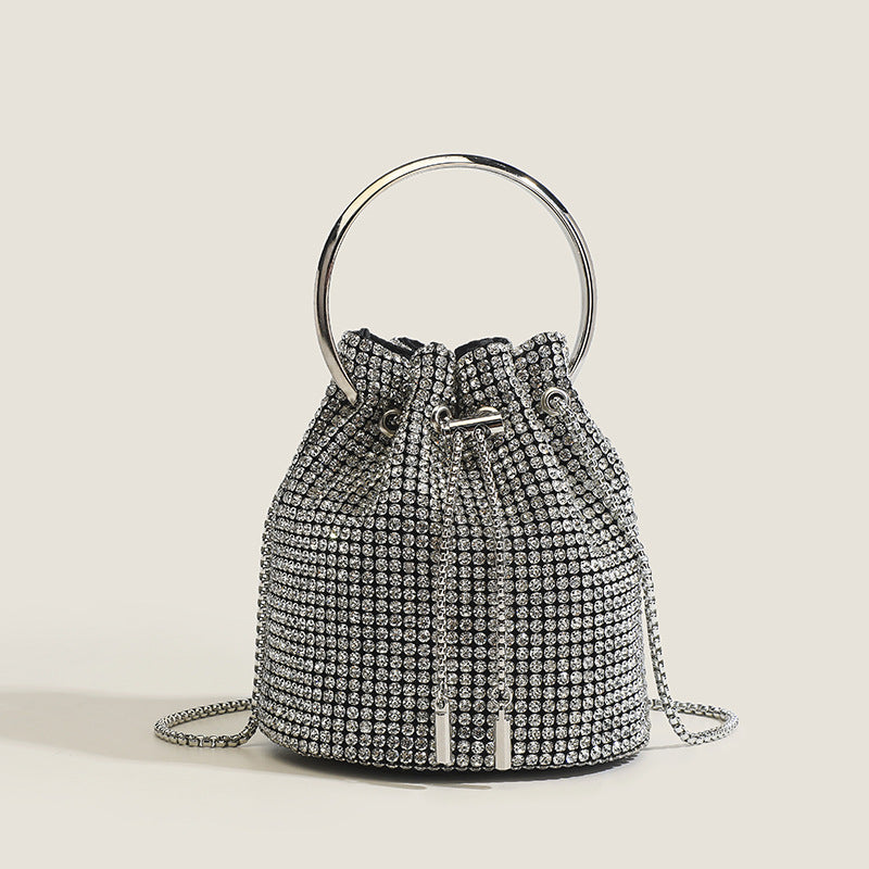 Damen Glitzernde Beuteltasche mit elegantem Kettenriemen Nord Taschen