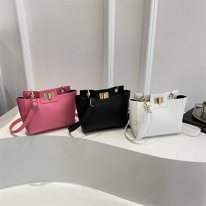 Damen Umhängetasche mit elegantem Klappverschluss und strukturiertem Leder Nord Taschen