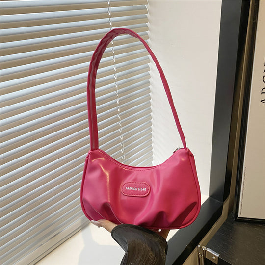 Damen trendige Umhängetasche mit strukturiertem Design und praktischem Henkel Nord Taschen