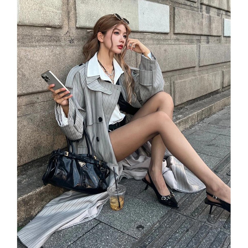 Damen Langer gestreifter Oversize‑Trenchcoat mit breitem Revers und Ballonärmeln Nord Taschen