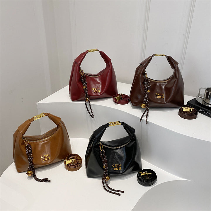 Damen Hobo-Tasche mit einzigartigem Kordelzug und dekorativem Anhänger Nord Taschen