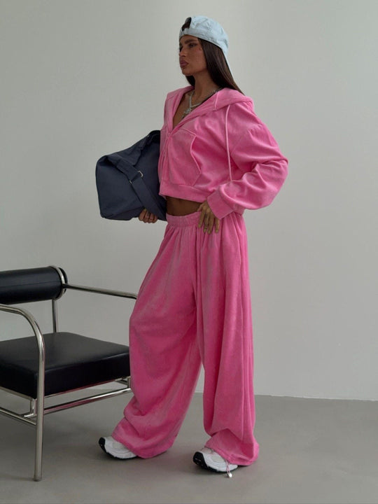 Damen Velours-Set Oversize mit Cropped-Zip-Hoodie und weiter Bundfaltenhose Nord Taschen