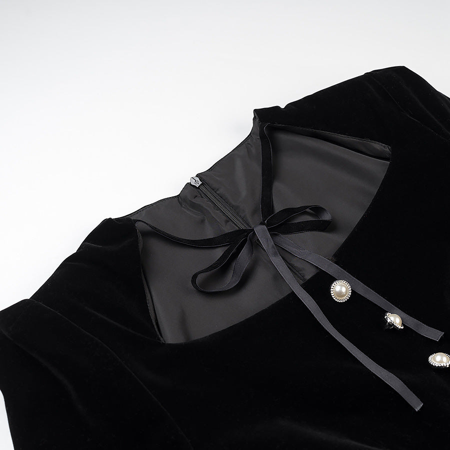 Damen Samtkleid mit tailliertem Mieder, Puffärmeln und mehrlagigem Volantrock Nord Taschen