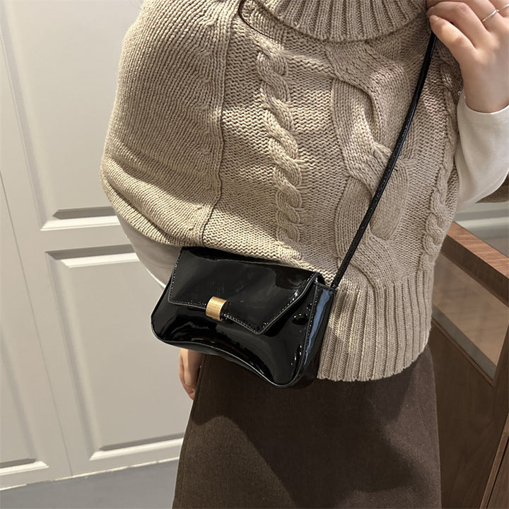 Damen elegante Umhängetasche mit stilvollem Klappverschluss Nord Taschen