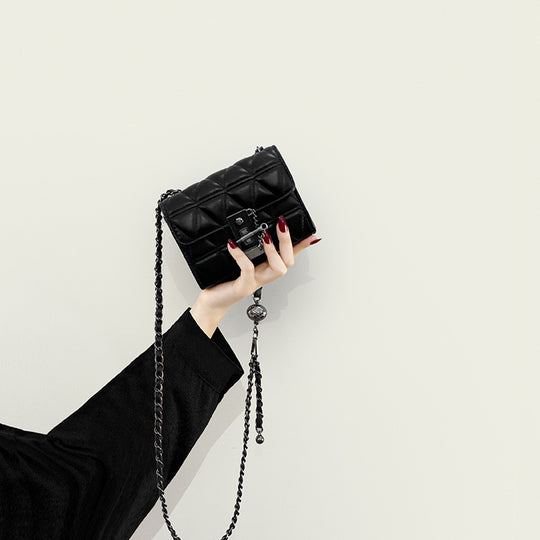 Damen Clutch-Tasche mit luxuriösem Kettenriemen und stilvollem Steppmuster Nord Taschen