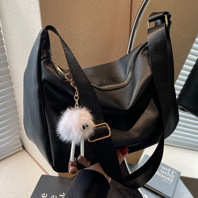 Damen Hobo-Handtasche mit robustem Material und verspieltem Anhänger Nord Taschen