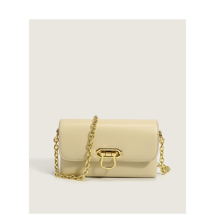Damen Clutch mit eleganter Verarbeitungsstruktur und dekorativen Kettenakzenten Nord Taschen