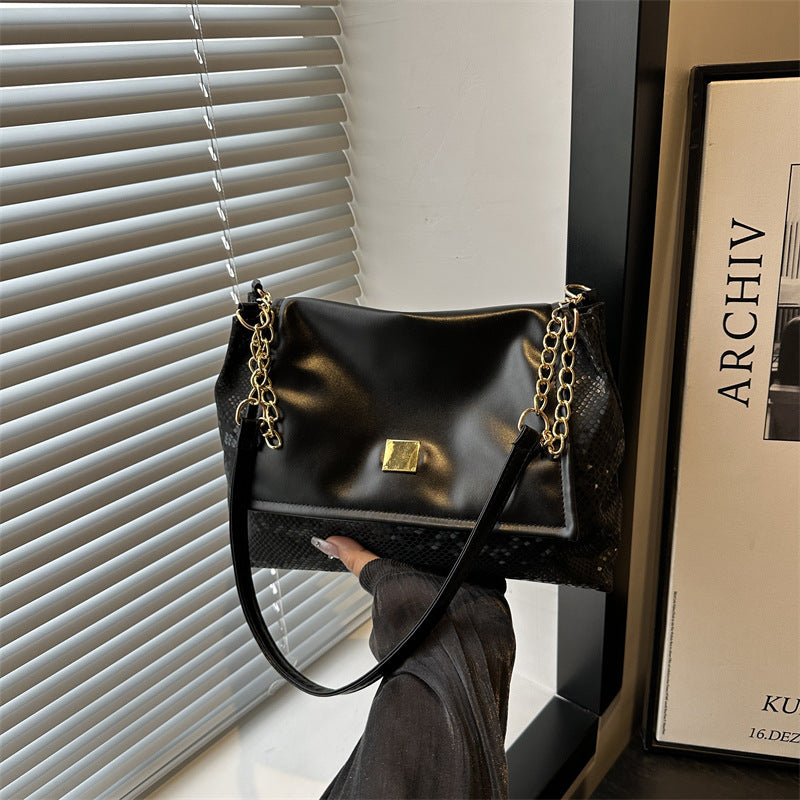 Damen modische Handtasche mit Kettenakzent Nord Taschen
